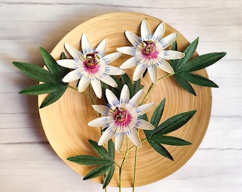 Krepppapier Passionsblumen, exotisches Blumenarrangement, tropischer Sommerstrauß, handgemachte Papierblumen, Hochzeit Deko