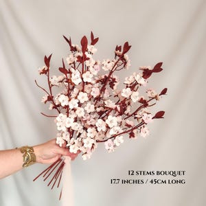 Tallos de flores de cerezo de papel, flores de sakura hechas a mano, ramo de flores de cerezo, flores de primavera de papel crepé decoración imagen 9