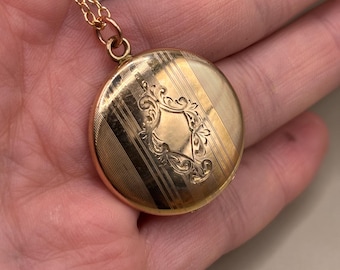 Antique/Vintage Gold Filled Etched Locket Pendant Necklace