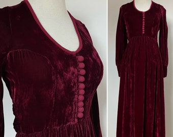 Vestido largo de terciopelo de Janice Wainwright, años 70, vestido de terciopelo granate de los años 70, vestido de los años 70, boutique británica