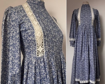 1970s LAURA ASHLEY Apron Dress, Dyers and Printers Made in Wales