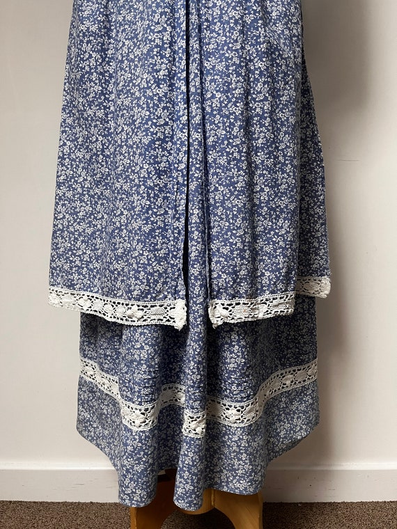 1970s LAURA ASHLEY Apron Dress, Dyers and Printer… - image 8