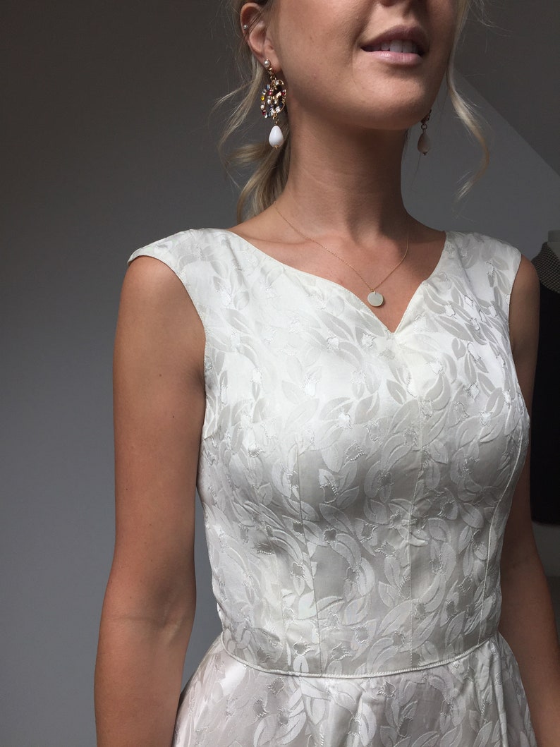 what to wear to a wedding in your 40s