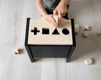 4-in-1 houten speelgoedkist: vormensorteerder, opstapje, opberger voor peuters STB