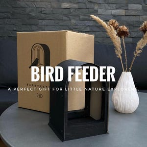 Comedero pequeño de madera para pájaros: decoración minimalista moderna para jardín.