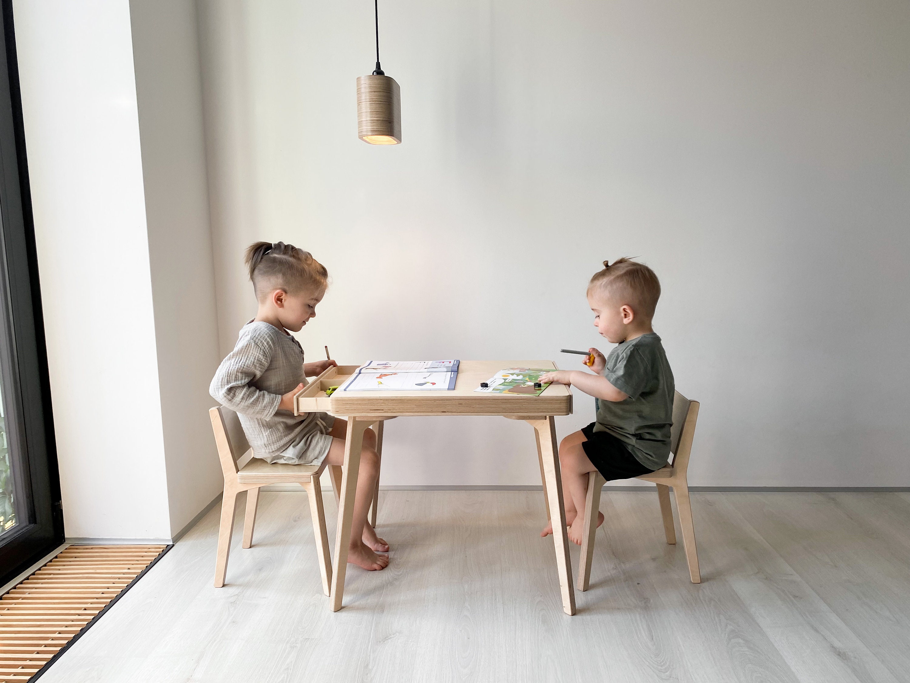 Juego de mesa y silla para niños, mesa preescolar, mesa y sillas para niños  y niñas de 2 a 12 años, altura ajustable con 6 asientos, se puede dibujar