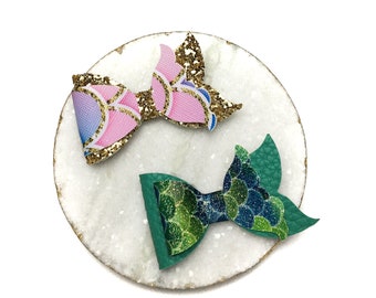 Set of 2 Mermaid Hair Bow clips, Baby Shower Gift For Girls, Birthday Party Favors, Mermaid Scales Glitter Bow