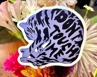 Adesivo femminista gatto Non toccarmi Adesivi impermeabili Arte positiva del corpo Girl Power Cura di sé Agenda per laptop Adesivo dipinto a mano in vinile