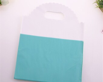 New Style Wholesale 100pcslot 15*20cm Luxury Simple Green/&White Plastic Packaging Bags With Handles Wedding Gift Pouches