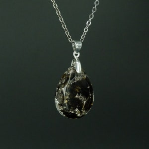 Noble hand-crafted drop amulet made of meteorite glass, silver leaf and bismuth 925 sterling silver chain Shipping from Germany
