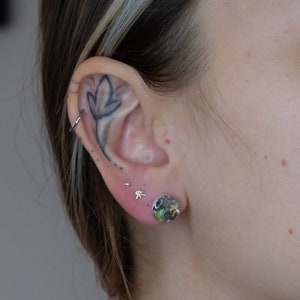 1x pair of opal 925 sterling silver jewelry ear studs made from modern manufacturing process in Germany with precious opal 10 mm