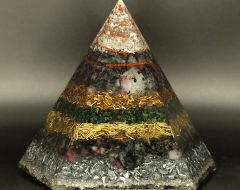 Pentagonal Orgonite Pyramid hand crafted with Fuchsite and Eudialite home decoration and harmonization of the quantum field