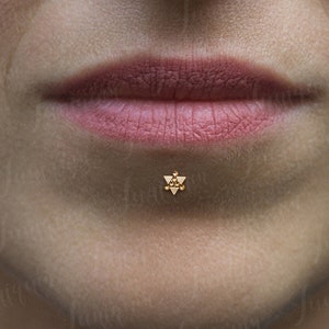 Medusa Lip Ring. Monroe Piercing Jewelry. Labret Jewelry. Lip Labret Jewelry. Lip Ring 16g. Surgical Steel Stud Earring. Philtrum Piercing.