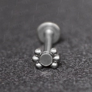 Lip piercing stud. Philtrum jewelry. Surgical steel labret stud. Medusa piercing jewelry. Monroe lip ring. Flat back earring gold.