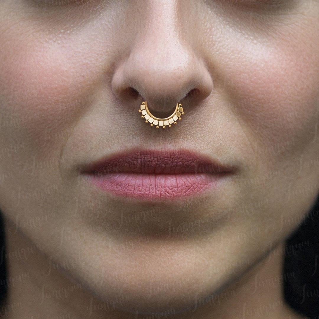 Anello Segmentato Piercingline - Acciaio Chirurgico, Design Etnico, 8mm