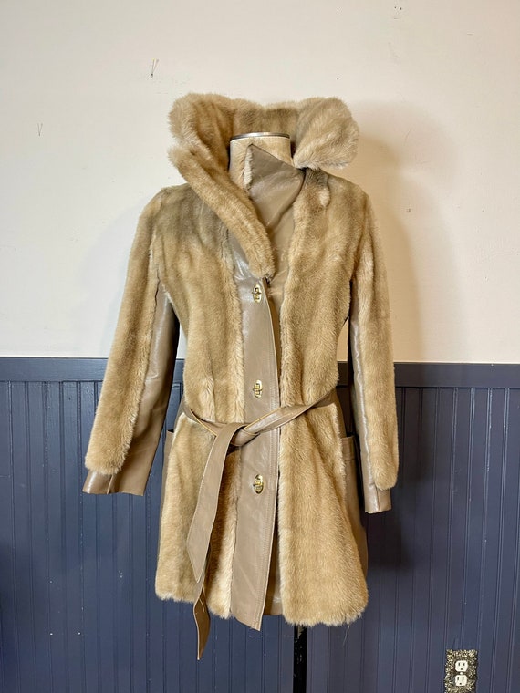 Vintage Career Originals coat, fake fur and pleat… - image 3