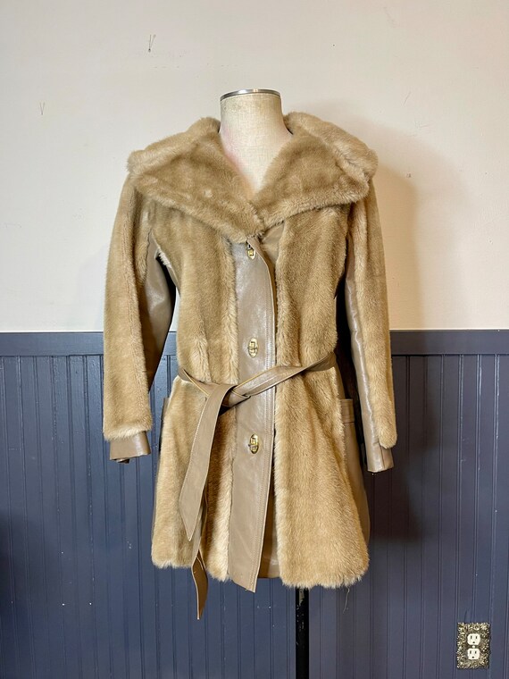 Vintage Career Originals coat, fake fur and pleat… - image 1