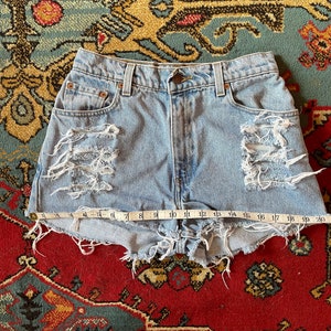 1990s Levis 550 distressed cut off shorts 26 made in Mexico Bild 5