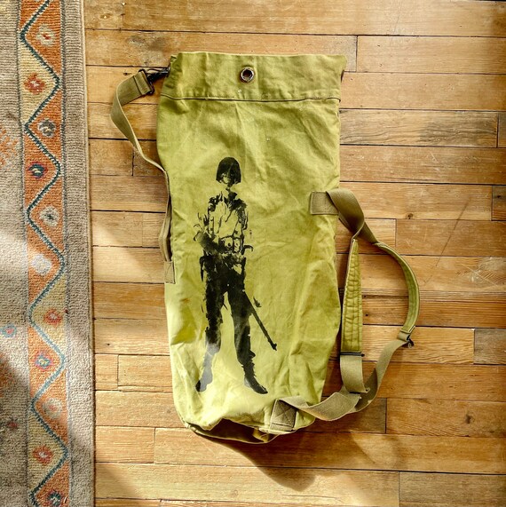 Vintage Army duffel bag, USA canvas shoulder bag … - image 5
