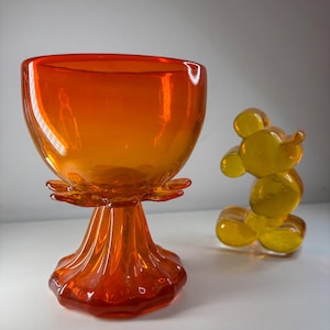 Vintage Amber-Orange Hand-Blown Glass Pedestal Bowl – Mid-Century Art Glass Centerpiece
