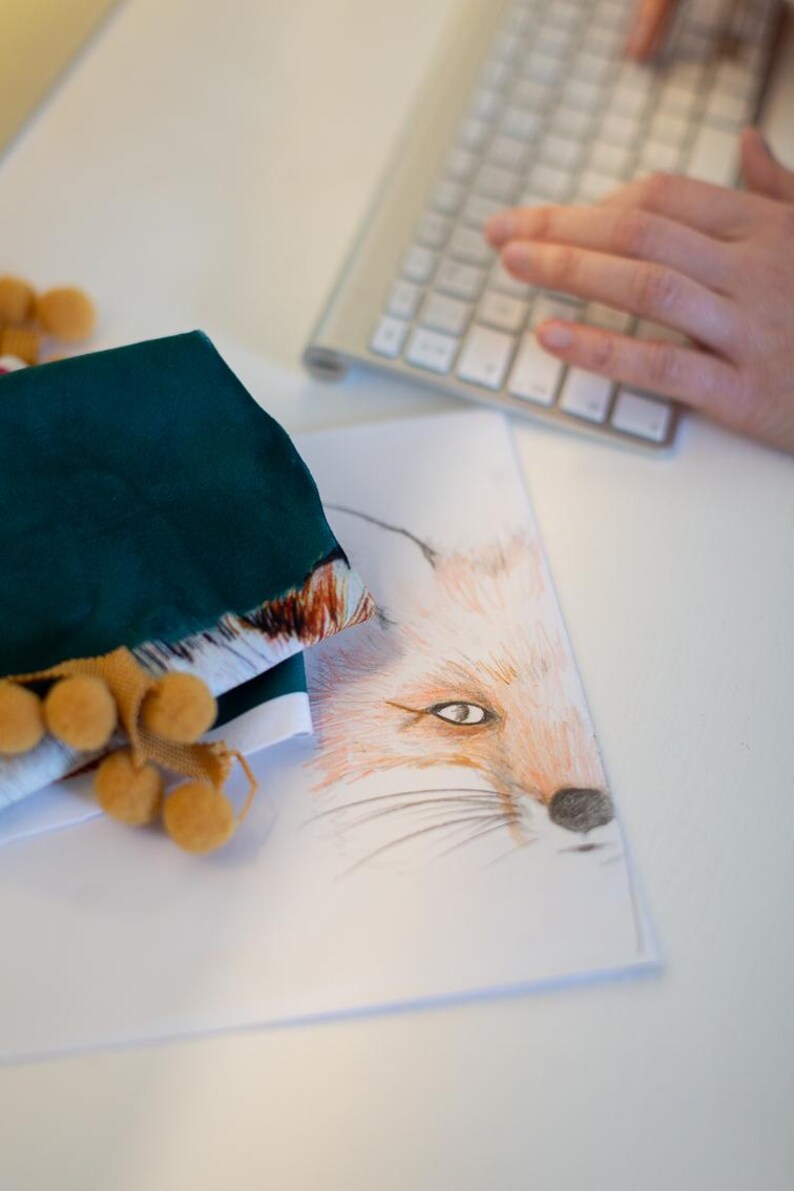 Luxury Handmade Velvet Urban Fox Cushion | Limited Edition Fox Scatter Pillow | Luxury Home Décor with Jade Green and White Piping immagine 8