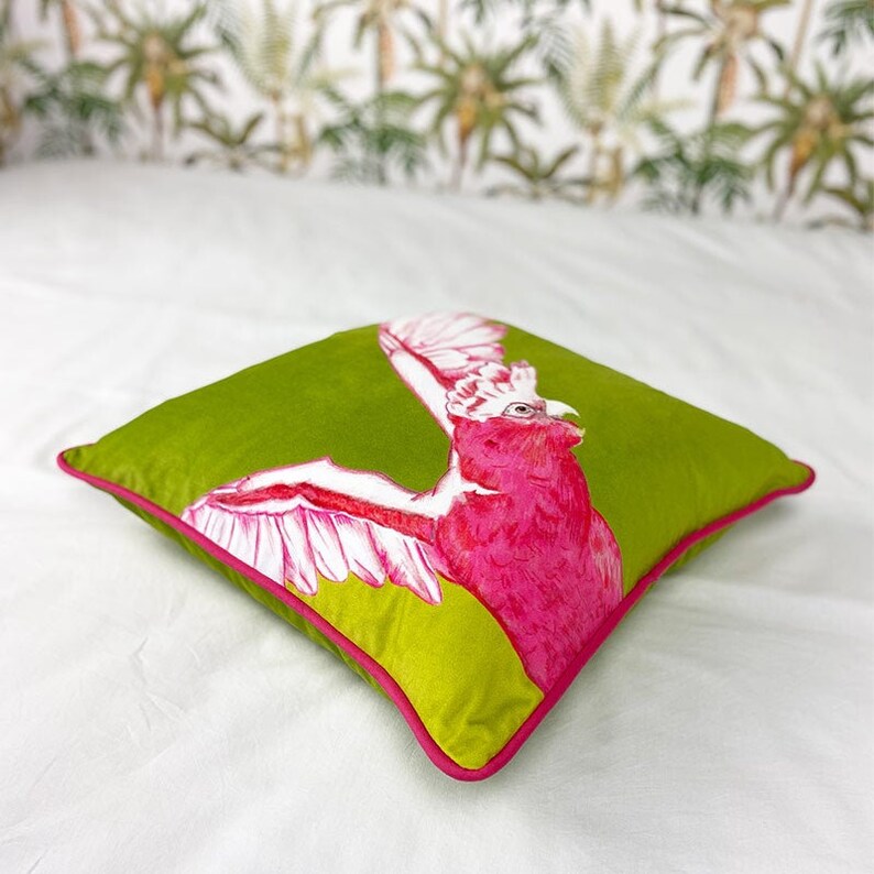 Luxury Handmade Velvet Cockatoo Cushion | Limited Edition Tropical Bird Decor | Luxury Home Accent zdjęcie 4