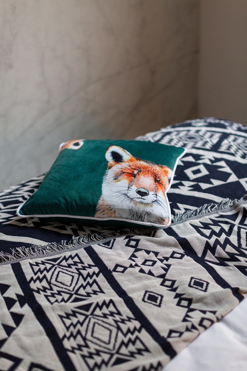 Luxury Handmade Velvet Urban Fox Cushion | Limited Edition Fox Scatter Pillow | Luxury Home Décor with Jade Green and White Piping immagine 6