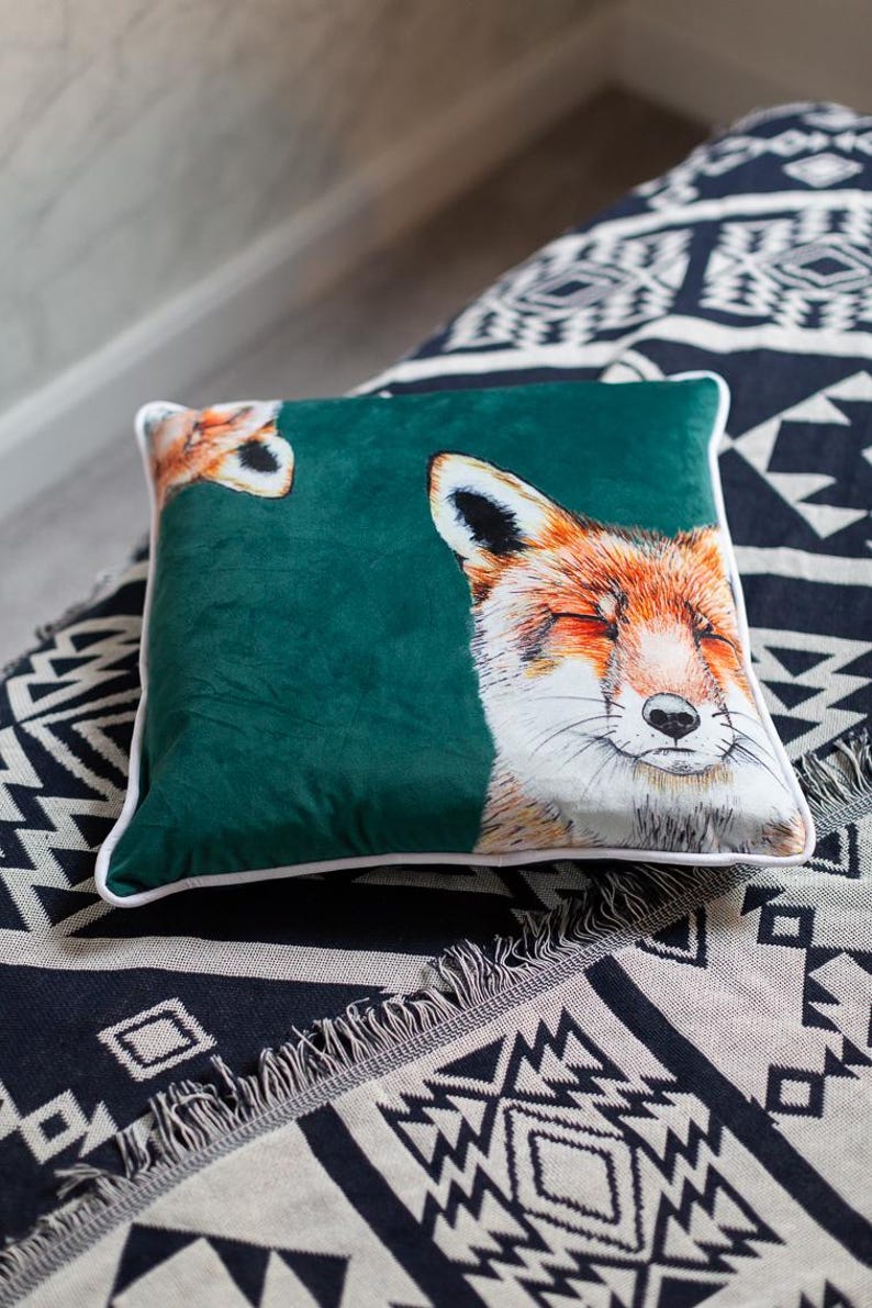 Luxury Handmade Velvet Urban Fox Cushion | Limited Edition Fox Scatter Pillow | Luxury Home Décor with Jade Green and White Piping immagine 3