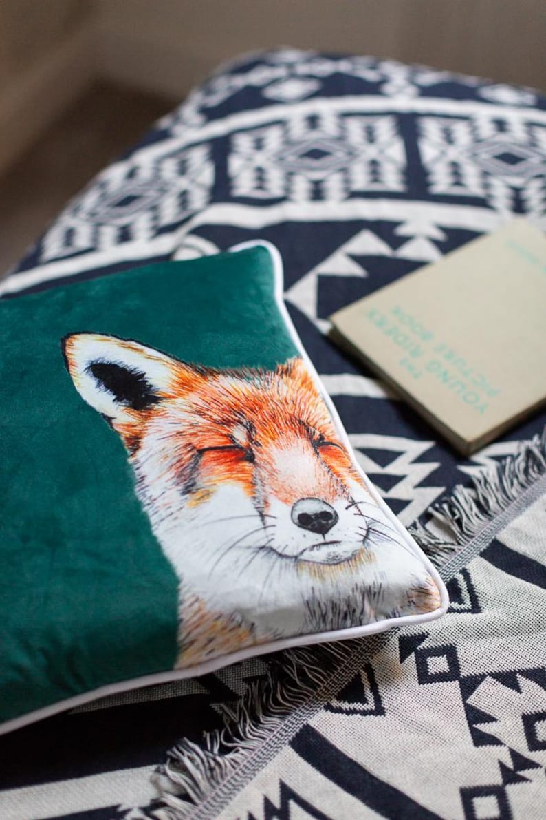 Luxury Handmade Velvet Urban Fox Cushion | Limited Edition Fox Scatter Pillow | Luxury Home Décor with Jade Green and White Piping immagine 4