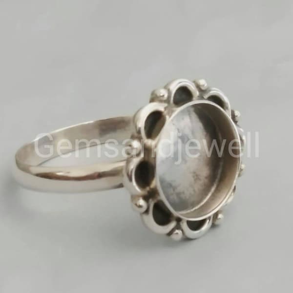 Anello di design antico con castone rotondo, in argento sterling 925, con montatura cabochon, creazione di gioielli, fornitura di anelli fai da te fatti a mano