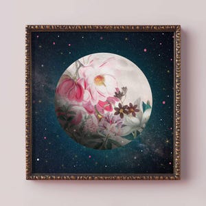 Quadratischer Magnolienmond - Rosa und Dunkelblaue himmlische Wandkunst - Blumen und Nachthimmel Verträumte Collage - Romantisch Mystisch Dekor