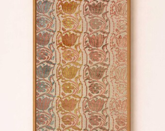 Spanische Samt-Tulpe – Antiker Tapisserie-Textil-Wandkunst-Druck – Dusty Warm Beige Brown