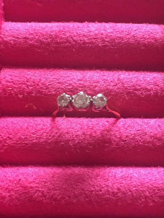 antique 18ct gold ring 3 stone diamond gold ring … - image 9