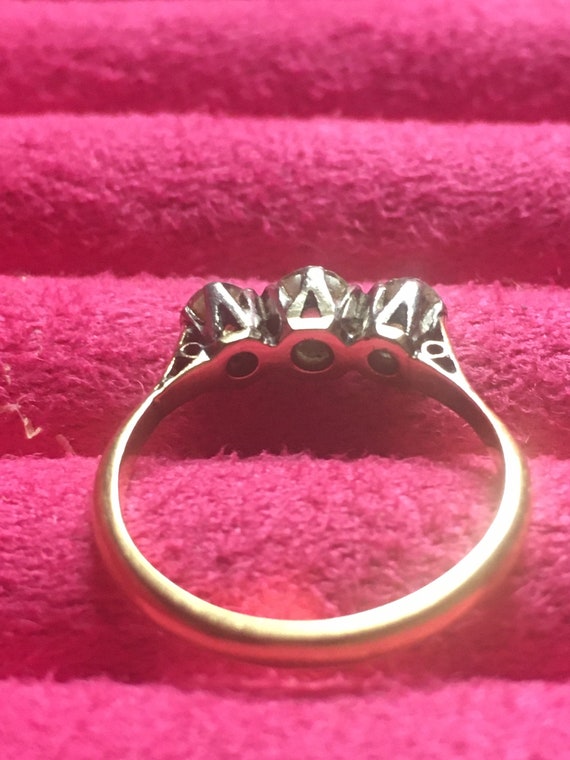 antique 18ct gold ring 3 stone diamond gold ring … - image 10