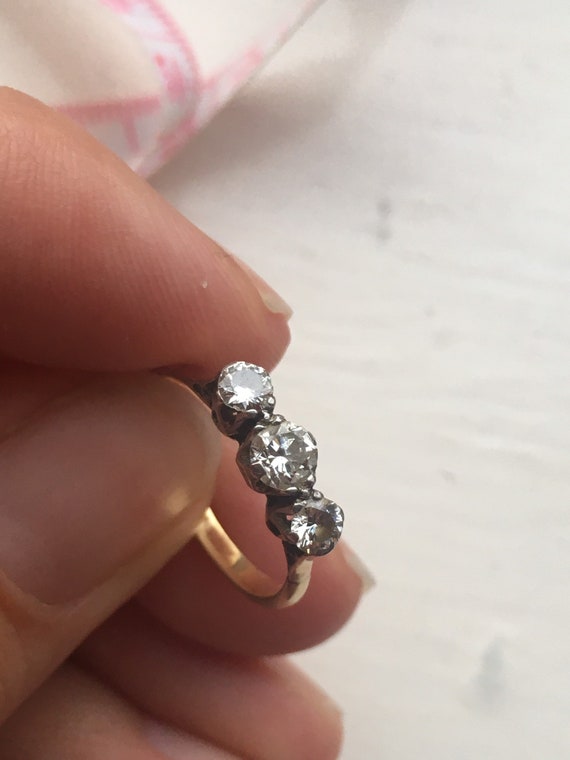 antique 18ct gold ring 3 stone diamond gold ring … - image 6