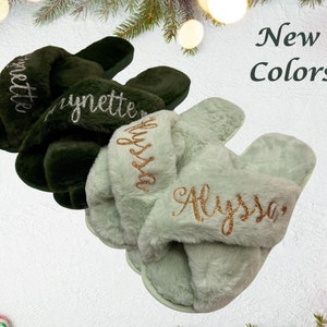 Personalized Gift for Mom, Custom Mother's Day Gift, Soft Faux Fur Slippers, Housewarming Gift Idea, Team Bride Gift, Birthday Gift for Her