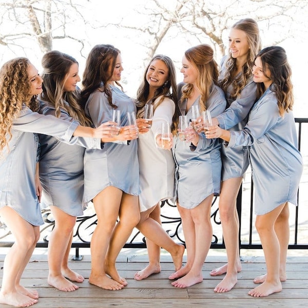 ¡LIQUIDACIÓN! ¡Pijamas en oferta! Vestido con monograma para dama de honor, regalo para dama de honor, camisa para novia, regalo para novia, camisa de manga larga con botones.