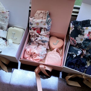 Personalized Gift Box with Satin Floral Robe, Sleep Mask, Hair Tie, Jewelry Box, Thank you Gift, Gift for any Woman, Matching Sleeping Set