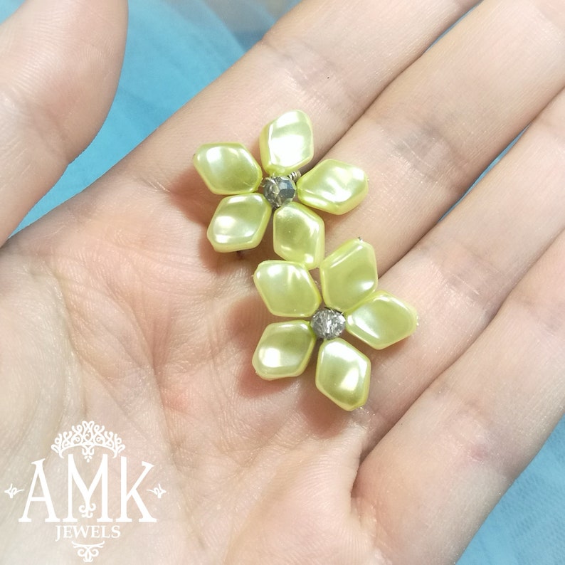 yellow bridal hair pin set of yellow hair pins Yellow bridal hair pins yellow hair jewelry something yellow light yellow hair accessory