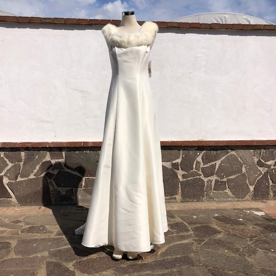 Vintage wedding dress with eco fur, wedding dress