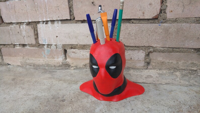 deadpool pen holder