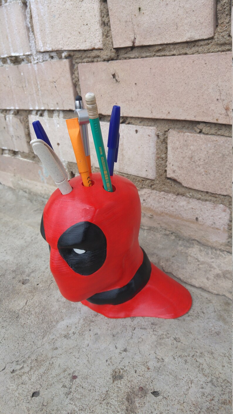 deadpool pen holder