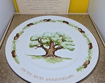 Avon Fifth Anniversary Plate/The Great Oak w Box 24k gold Enoch Wedgewood