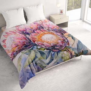 King Protea All Seasons Lightweight Comforter with Watercolor Art, Floral Contemporary Quilt Bedding, Twin, Queen, King, Tropical Bedspread