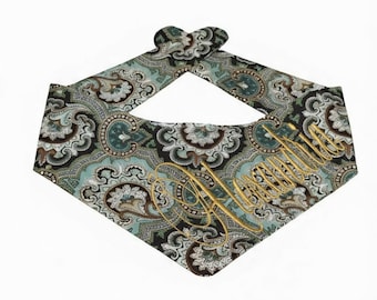 Personalized Green Paisley Dog Bandana – Elegant Ornate Pattern with White or Gold Embroidery – 100% Cotton
