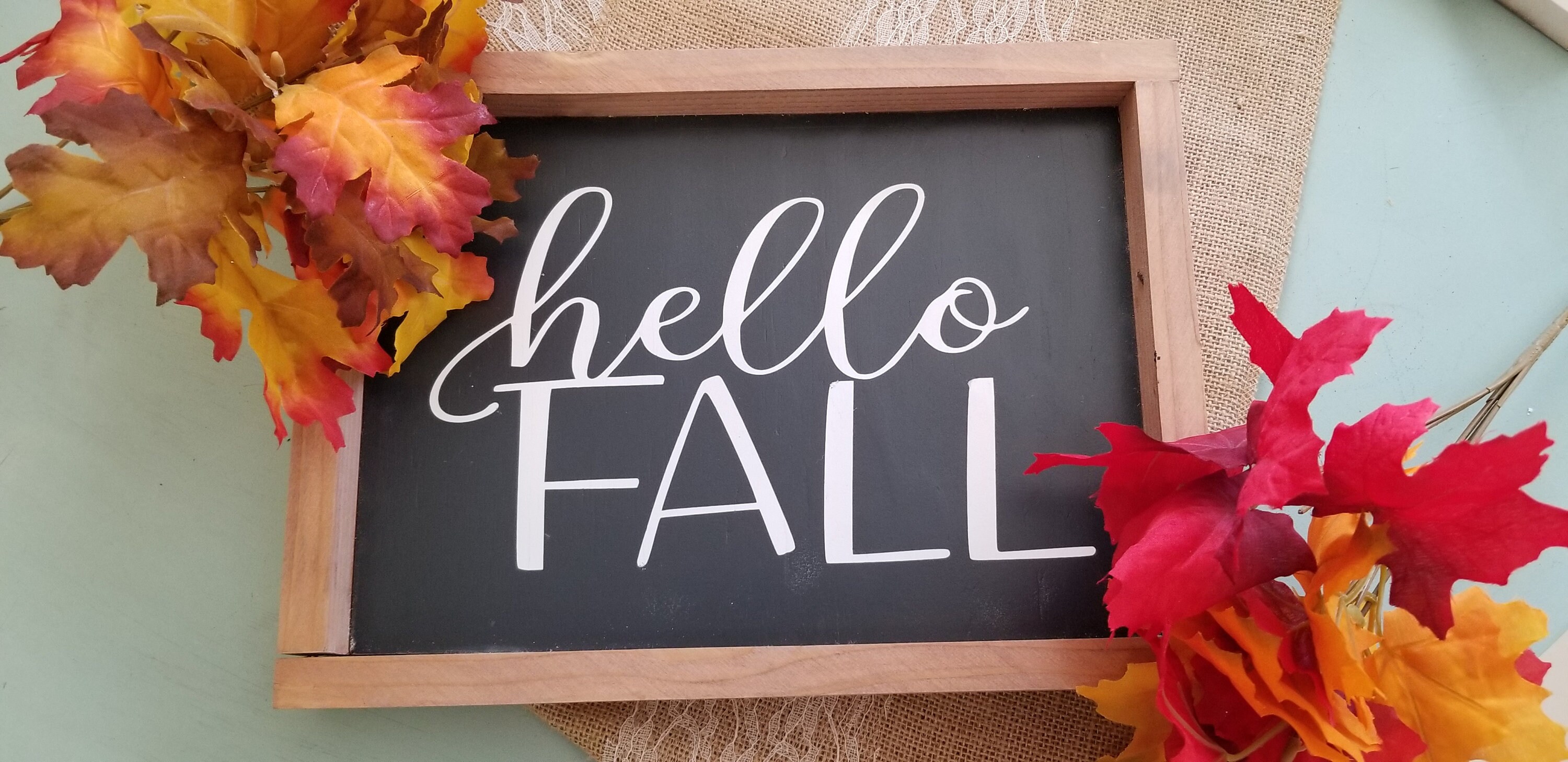 Graues und weißes Hello Fall Zeichen | Etsy