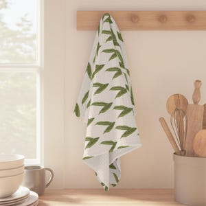 Watercolor Peas in Pods Microfiber Tea Towel, Absorbent Kitchen Towel, Eco-Friendly, Farmhouse Decor, Perfect Gift for Gardeners