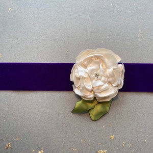 Deep purple velvet choker with cream satin rose image 3