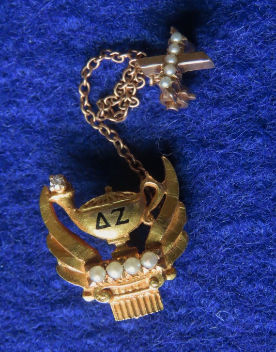 1920 - Delta Zeta Chi Chapter Sorority Pin with C… - image 2