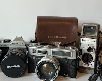 Vintage Camera Bundle, 16 pieces